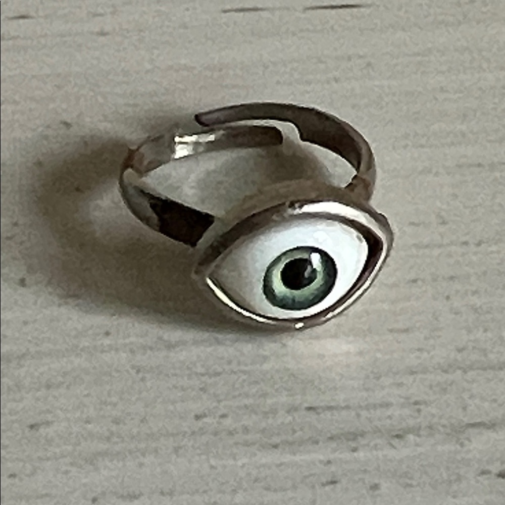 1990’s Silver Eye Design Ring